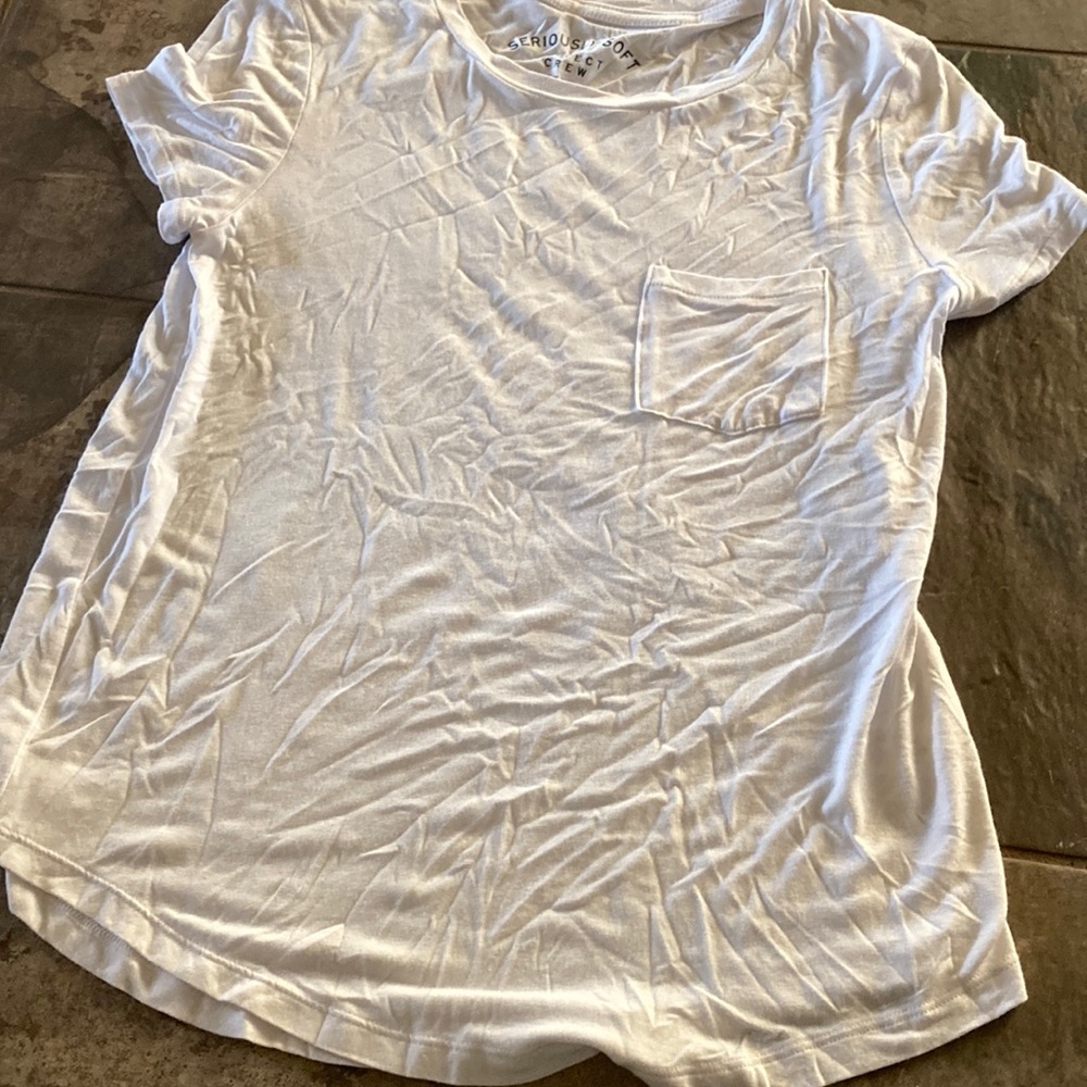 Selling This white soft t shirt from Aeropostale